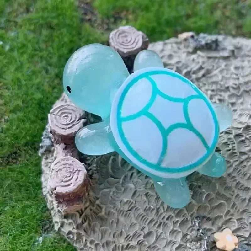 Mini Luminous Turtle Ornaments 20/50/100-Pack Glow-in-the-Dark Resin Garden & Aquarium Decor