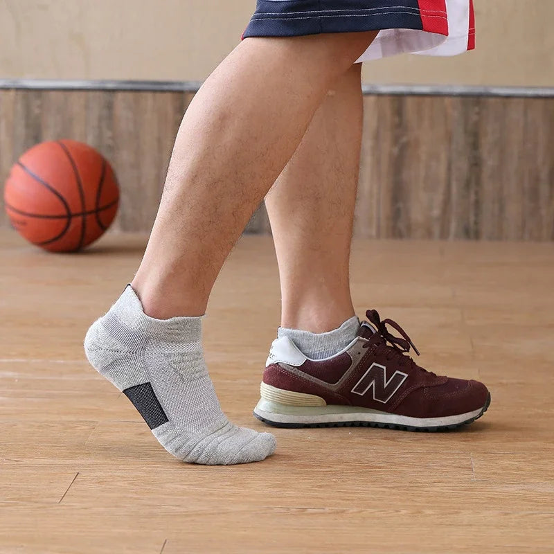 Anti-Slip Cotton Sports Socks for Men & Women – Breathable, Odor-Resistant Soccer & Basketball Low Tube Socks, Fits EU 39–45