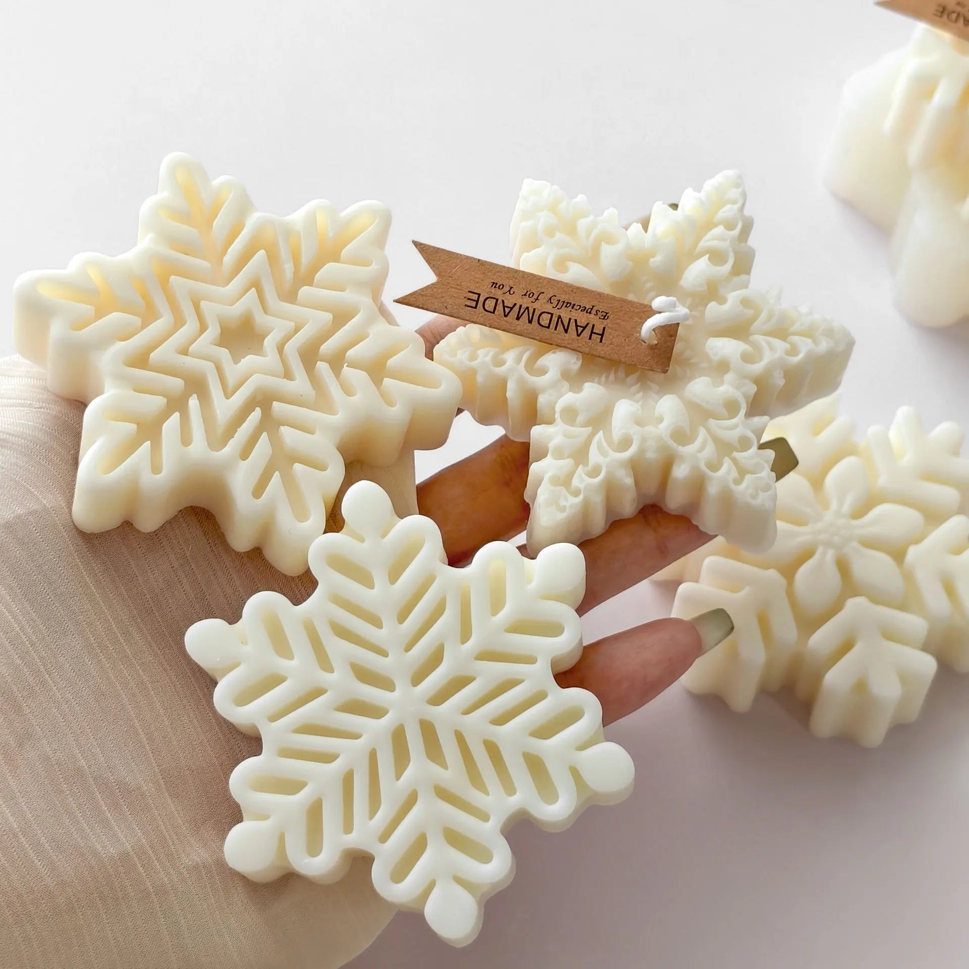 3D Snowflake Silicone Mold - DIY Candle, Soap & Wax Melt Mold for Christmas Crafts, Aroma Stones & Holiday Home Decor