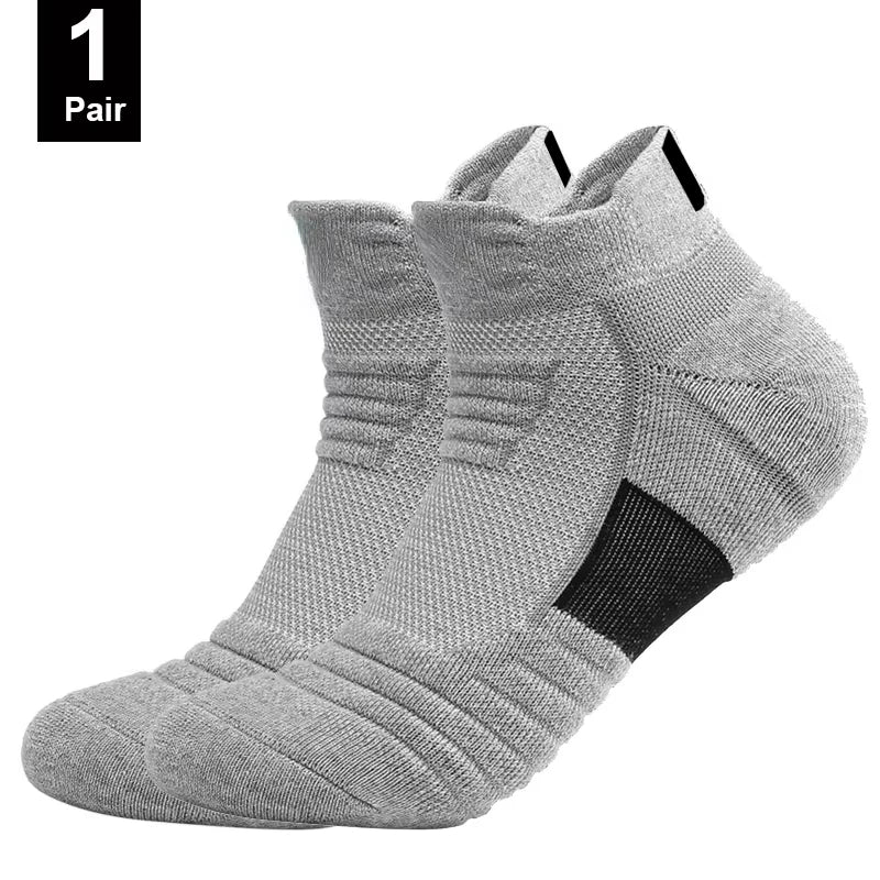 Anti-Slip Football & Basketball Socks for Men – Breathable Deodorizing Sport Socks, Ankle/Low Tube, 1 or 3 Pairs, EU 39-45