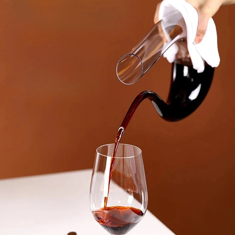Handmade Lead-Free Crystal Wine Decanter 1.5 L (1500 ml / 50.7 fl oz) U-Shaped Carafe with Pourer Aerator for Home Bar