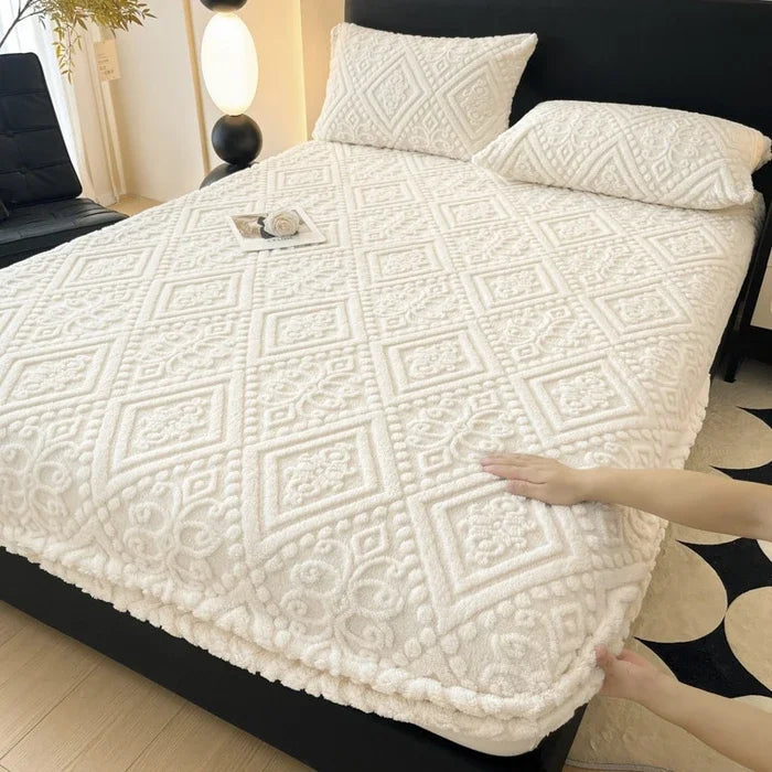 Coral Plush Fitted Mattress Cover – Thick Warm Anti-Slip Elastic Fitted Sheet, Breathable Soft Bed Protector
