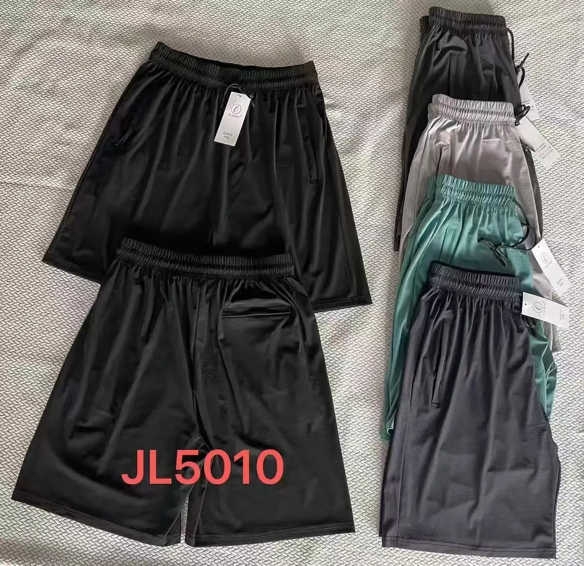Men's Ice Silk Summer Beach Shorts — Quick-Dry Breathable Knee-Length with Elastic Waist & Pockets