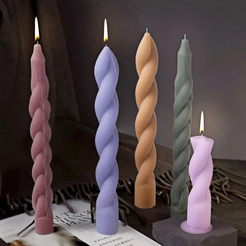 Geometric Spiral Silicone Candle Mold - Twisted Rod DIY Candle Maker (20.5 x 9.7 x 1.7 cm / 8.07 x 3.82 x 0.67 in)