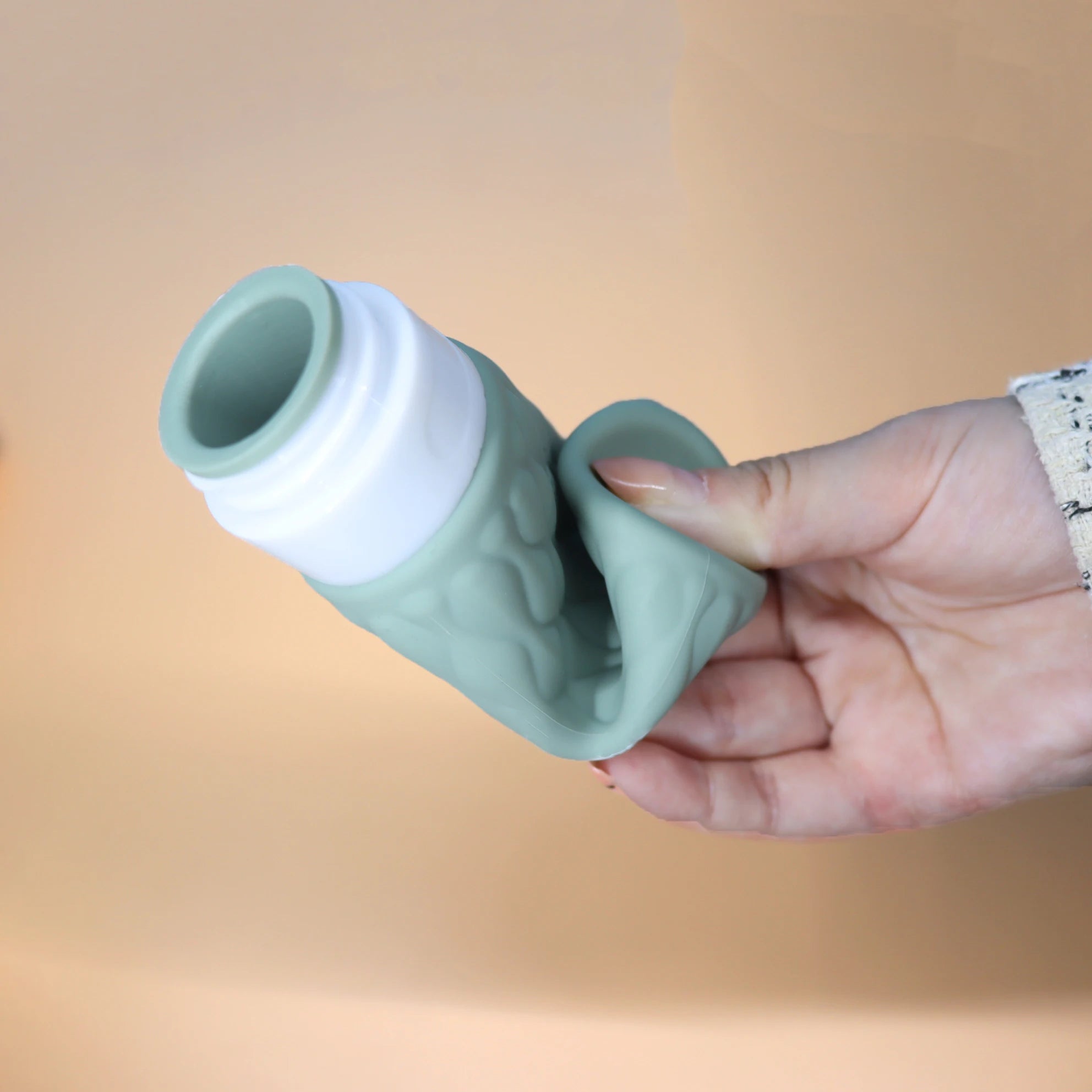 4-Pack Travel Refillable Silicone Bottles 100 ml (3.4 fl oz) - Portable Squeeze Lotion & Spray Containers