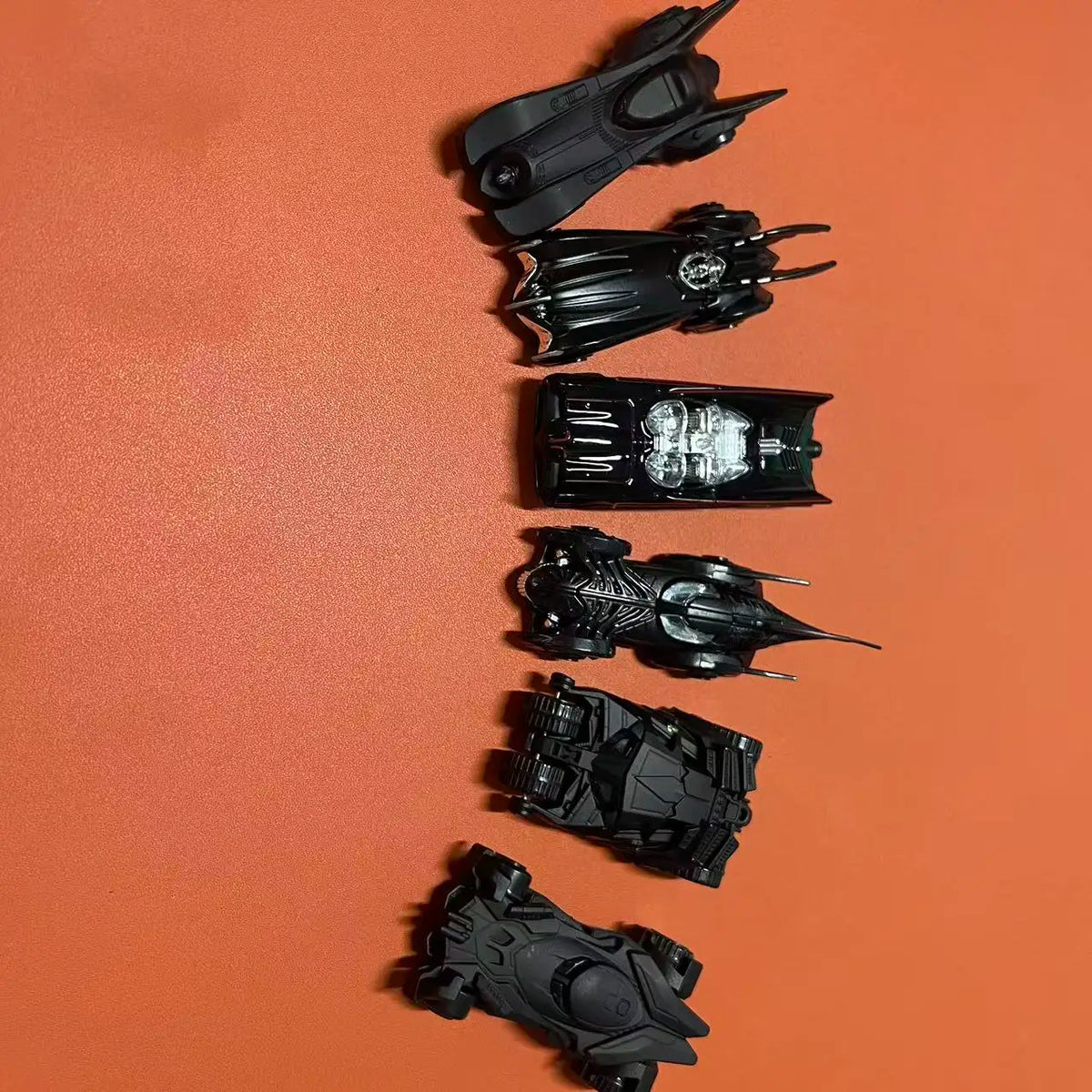 Diecast Alloy Bat Tank Toy Set – Metal Military Tank Collectible for Kids, Birthday Gift & Decoration