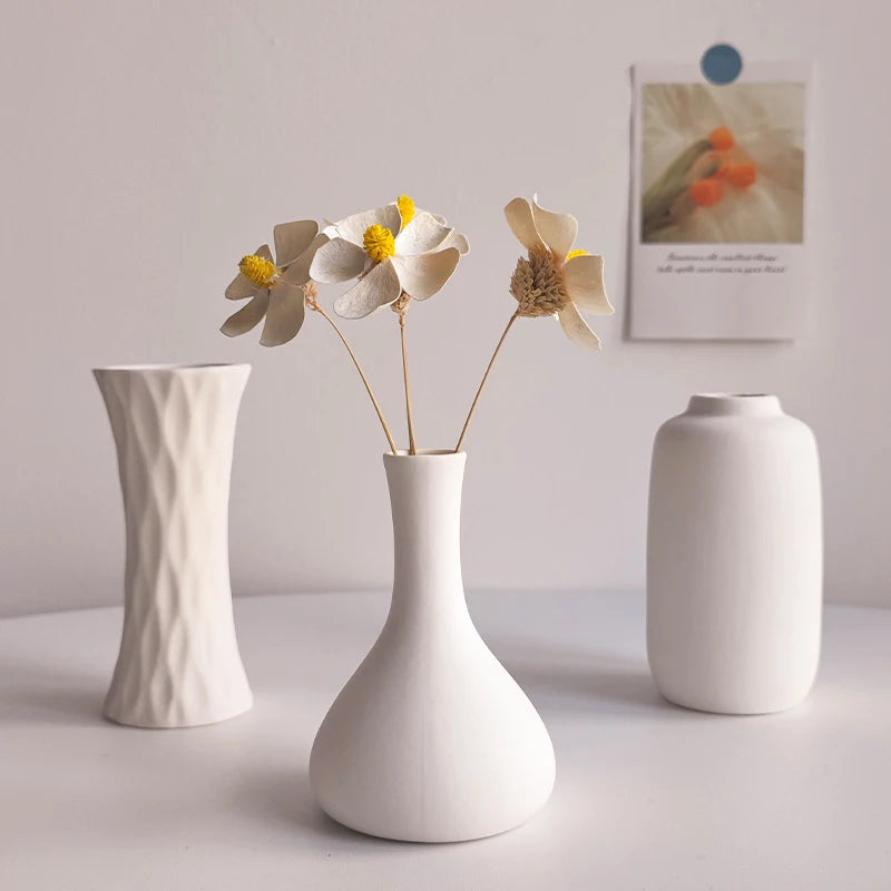 White Ceramic Bud Vase Nordic Matte Decorative Vase for Home Living Room Tabletop Flower Arrangements Photo Props