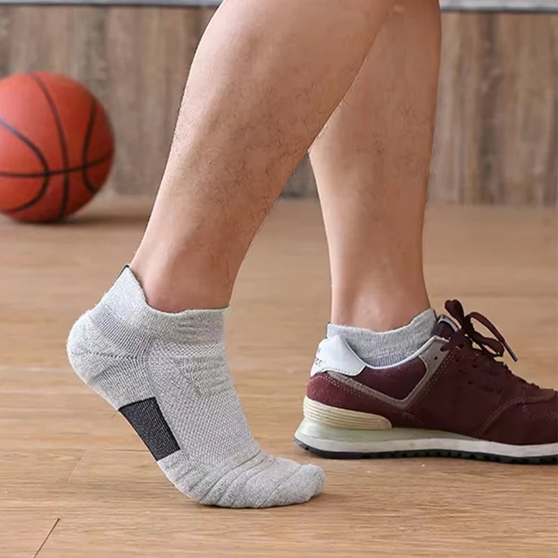 Anti-Slip Football & Basketball Socks for Men – Breathable Deodorizing Sport Socks, Ankle/Low Tube, 1 or 3 Pairs, EU 39-45