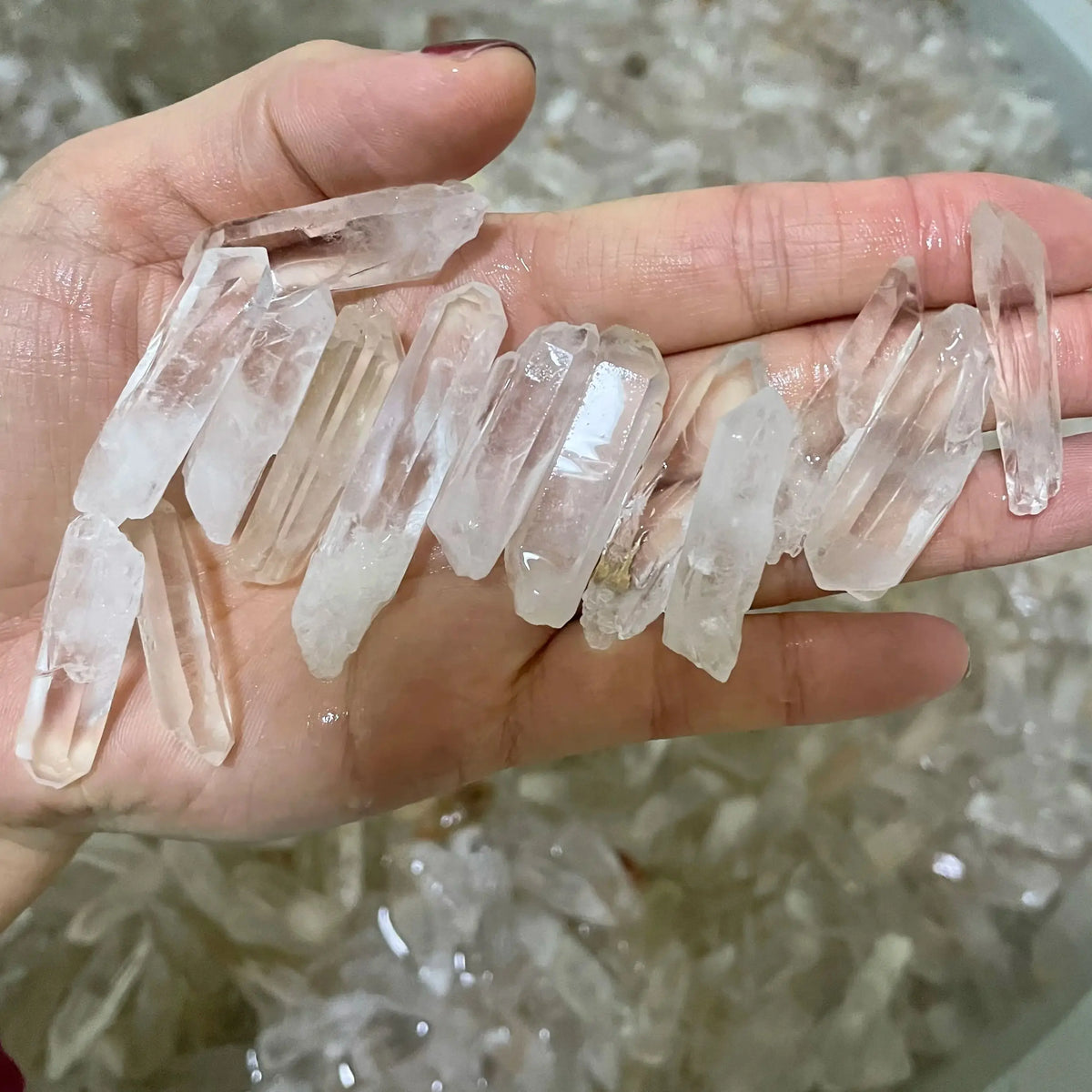 Bulk 1kg (1000g) Natural Clear Quartz Point Raw Crystal - Healing Energy Stone for Home Decor & Feng Shui