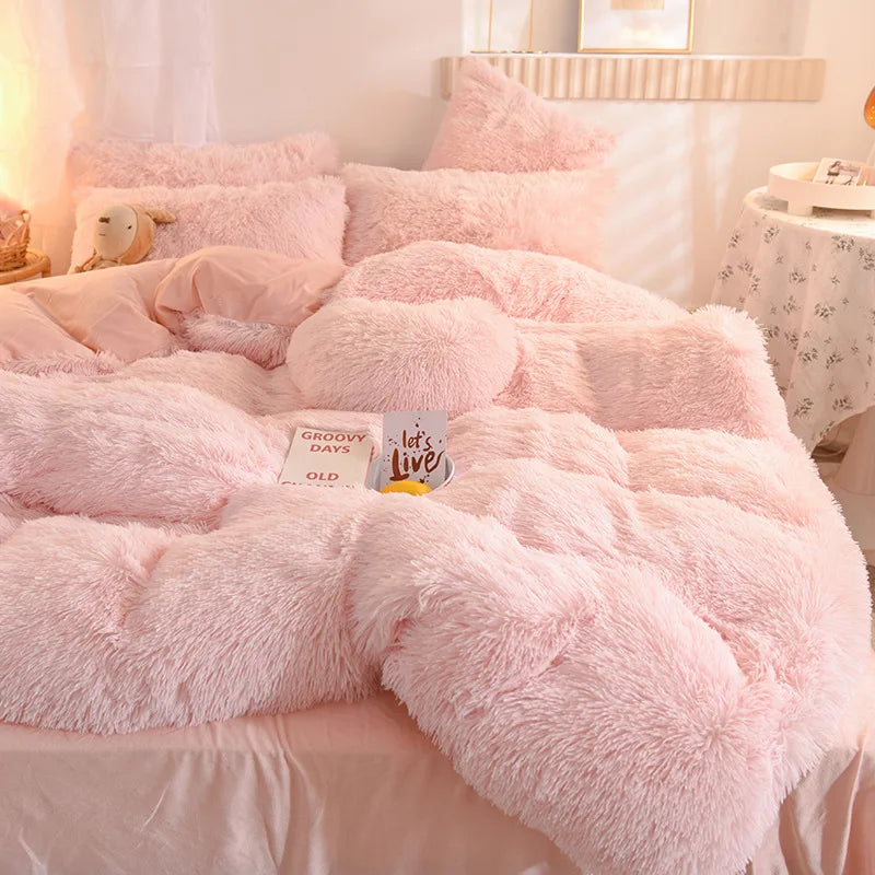 Solid Plush Fleece 5-Piece Winter Bedding Set - Queen (87 x 94 in / 220 x 240 cm) Thick Warm Duvet Cover with Heart Throw Pillow