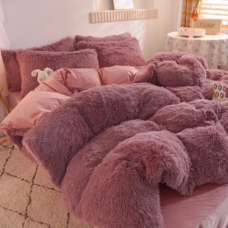 Solid Plush Fleece 5-Piece Winter Bedding Set - Queen (87 x 94 in / 220 x 240 cm) Thick Warm Duvet Cover with Heart Throw Pillow