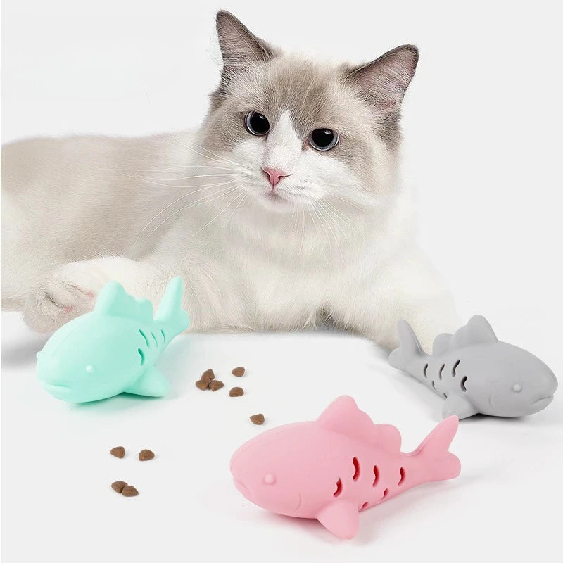 Fish-Shaped Silicone Cat Toy with Treat Dispenser — Bite-Resistant Teeth-Cleaning Chew Toy for Kittens