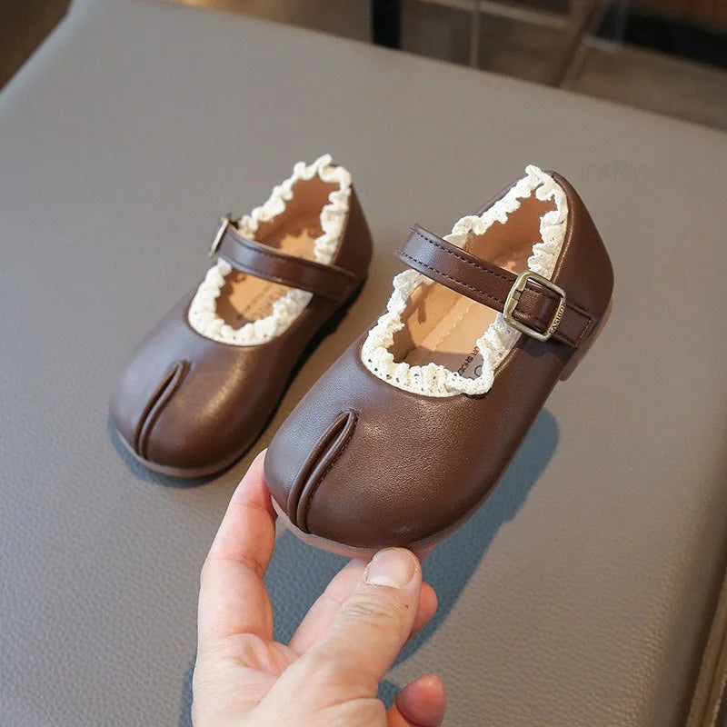 Girls Princess PU Leather Flats - Pleated Non-Slip Kids Shoes, 14–19 cm (5.5–7.5 in)