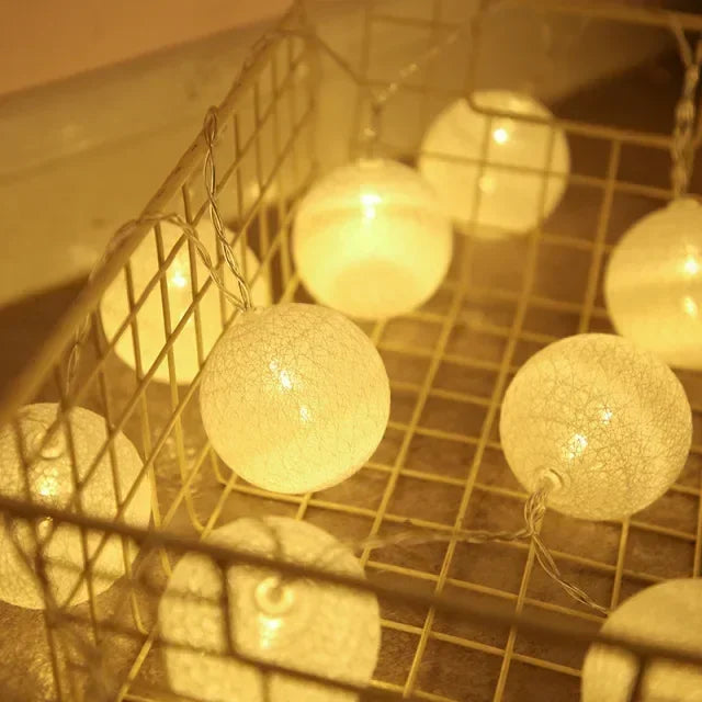 20 LED Cotton Ball String Lights 3.0m (9.8ft) Battery Operated Fairy Lights for Indoor Outdoor Wedding Christmas Patio Garden