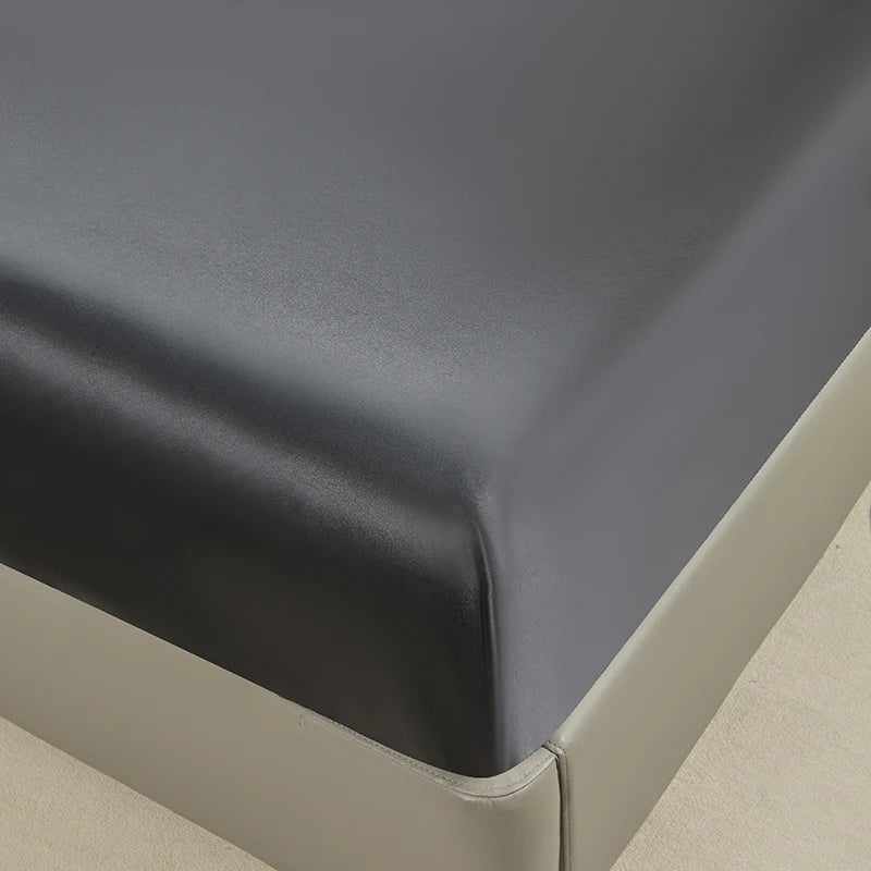 Waterproof Fitted Mattress Sheet with Elastic Band – Anti-Slip Polyester, Fits 20–30 cm (8–12 in) Mattresses, Multiple Sizes, Black/Gold/White