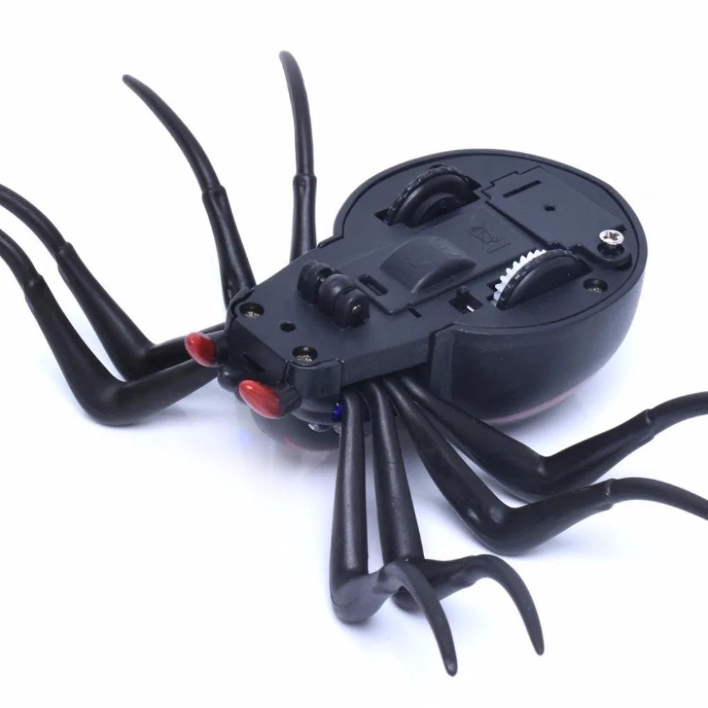 Realistic Remote Control Cockroach Prank Toy - RC Insect for Halloween, Parties & Gag Gifts