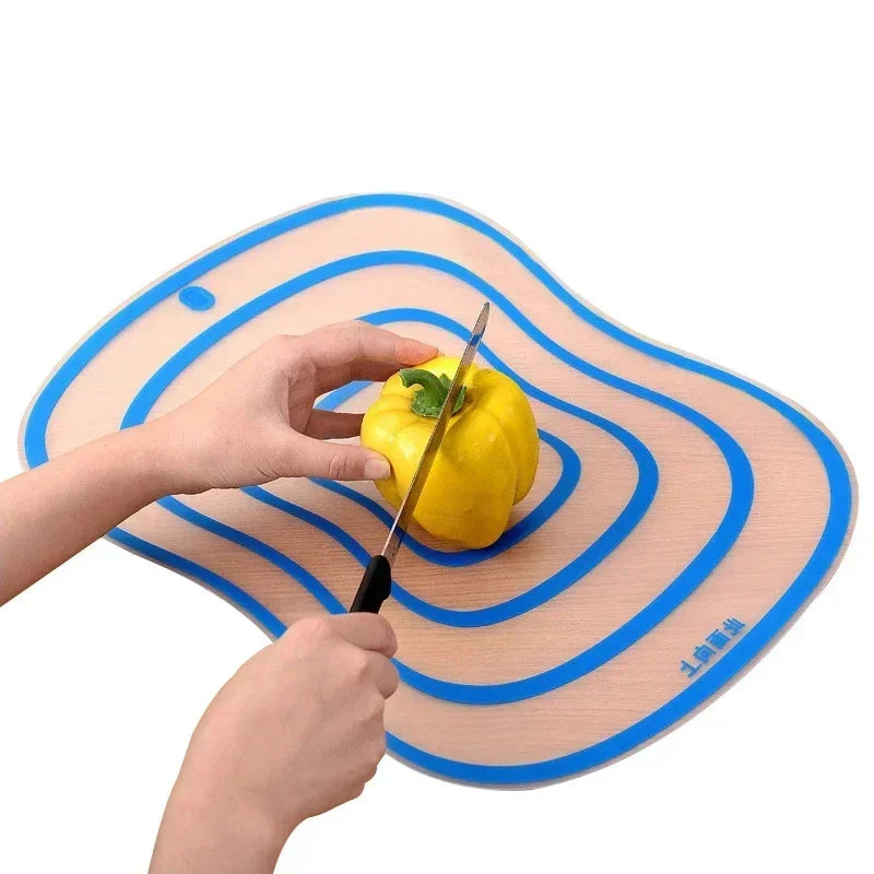 Frosted Non-Slip Antibacterial Food-Grade PP Cutting Board – Flexible Rollable Chopping Block for Meat, Vegetables & Fruit (S: 7.9 x 5.1 in / 20 x 13 cm; M: 11.8 x 9.1 in / 30 x 23 cm; L: 15.7 x 11.8 in / 40 x 30 cm)