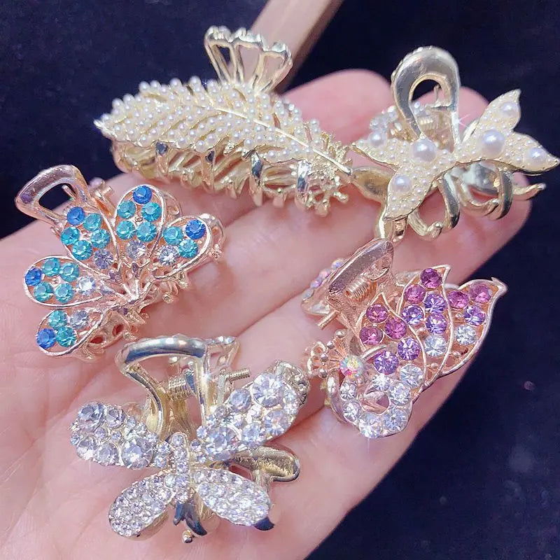 10/30-Piece Lot Mini Pearl and Zircon Crystal Flower Hair Claws 0.8–1 in (2–2.5 cm) Side Bang Clips Mixed Styles