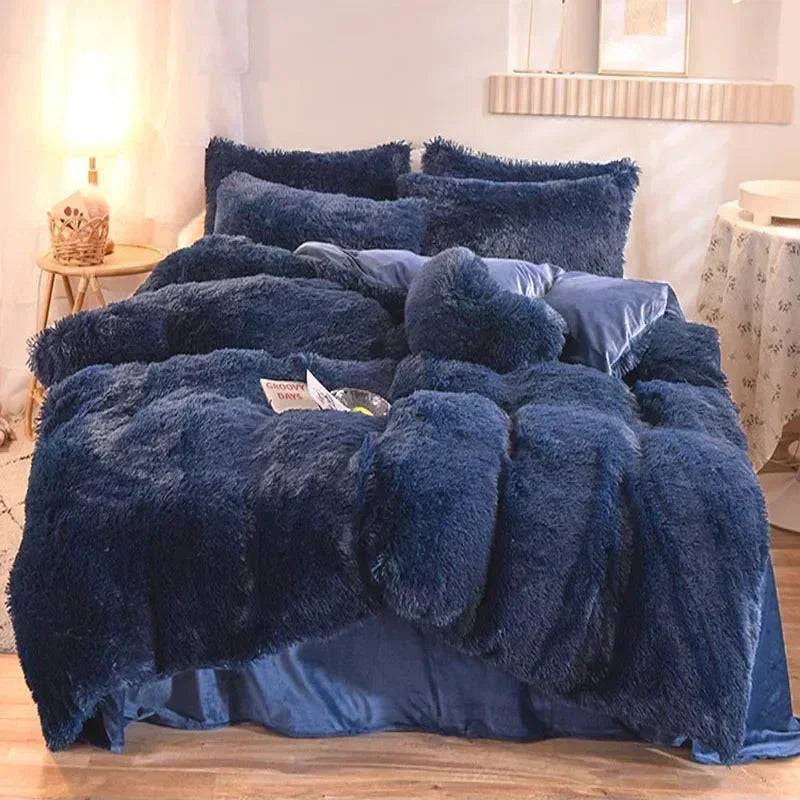 Solid Plush Fleece 5-Piece Winter Bedding Set - Queen (87 x 94 in / 220 x 240 cm) Thick Warm Duvet Cover with Heart Throw Pillow