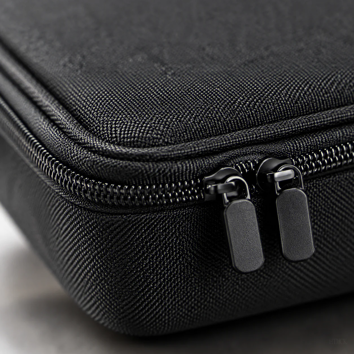 15-Slot Pressure-Proof Watch Storage Case — Portable Travel Watch Box Organizer for Home & Office