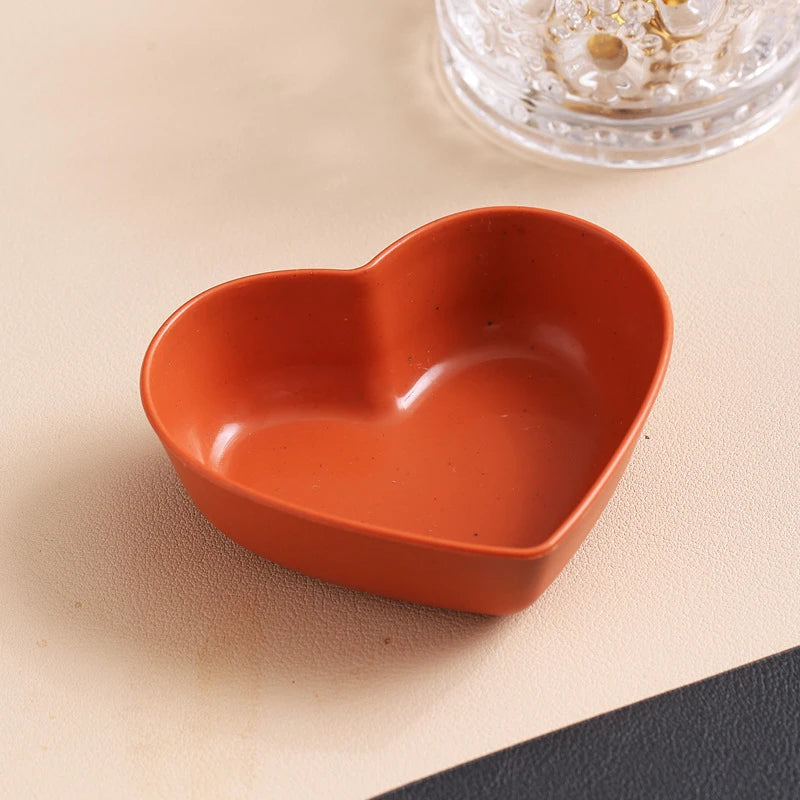 Heart-Shaped Wheat Straw Seasoning Dish - Eco-Friendly Dipping Bowl for Snacks & Condiments
