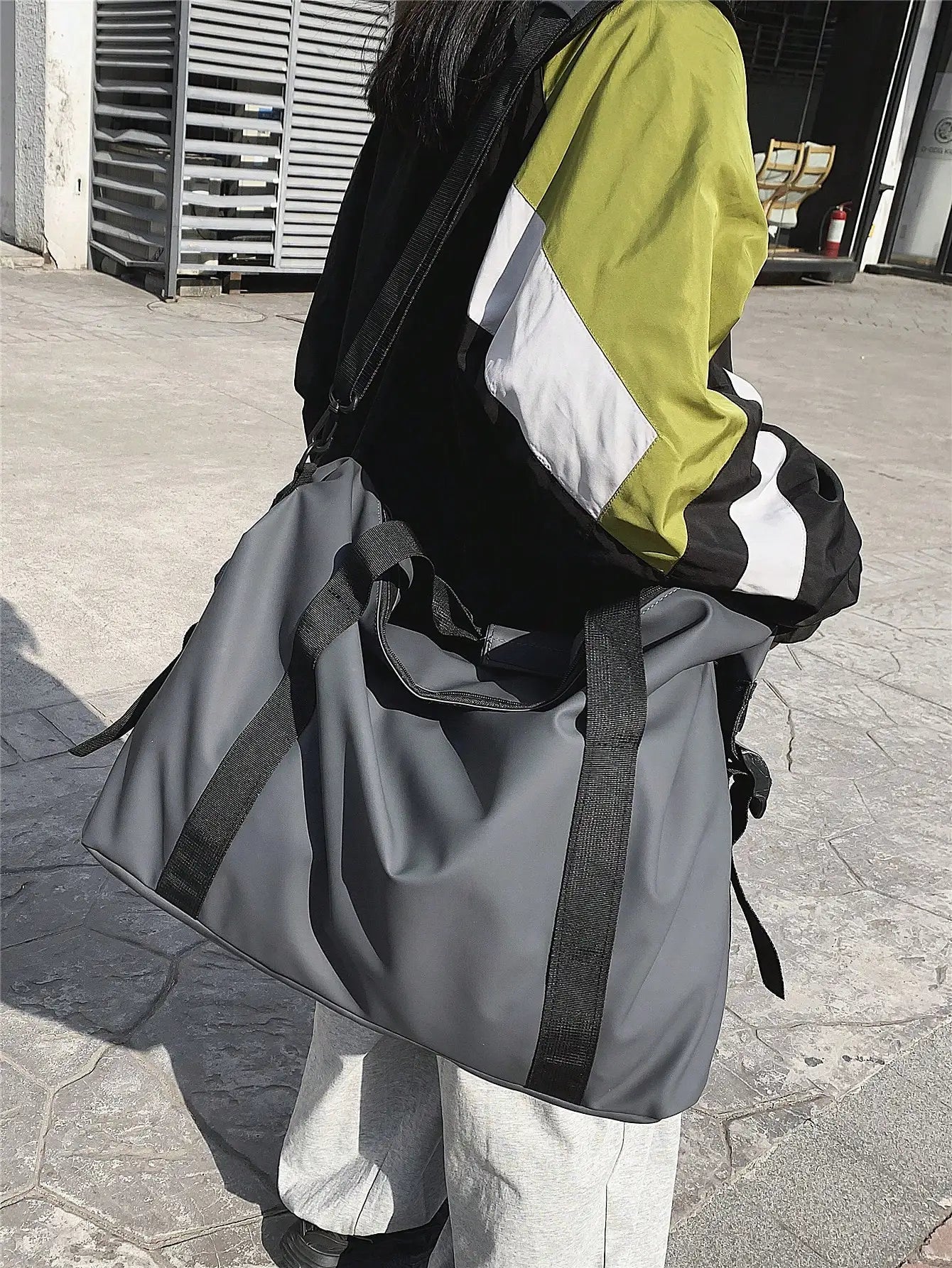 Large Capacity Travel and Gym Duffle Bag Lightweight One-Shoulder Crossbody Handheld Luggage
