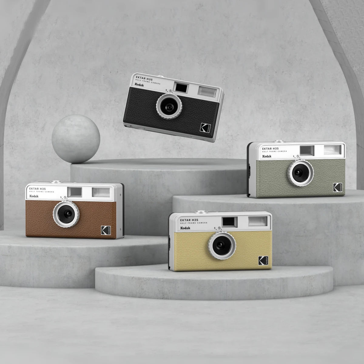 35mm Half Frame Film Camera with Built-in Flash — Reusable Pocket Retro Camera, Ideal Gift