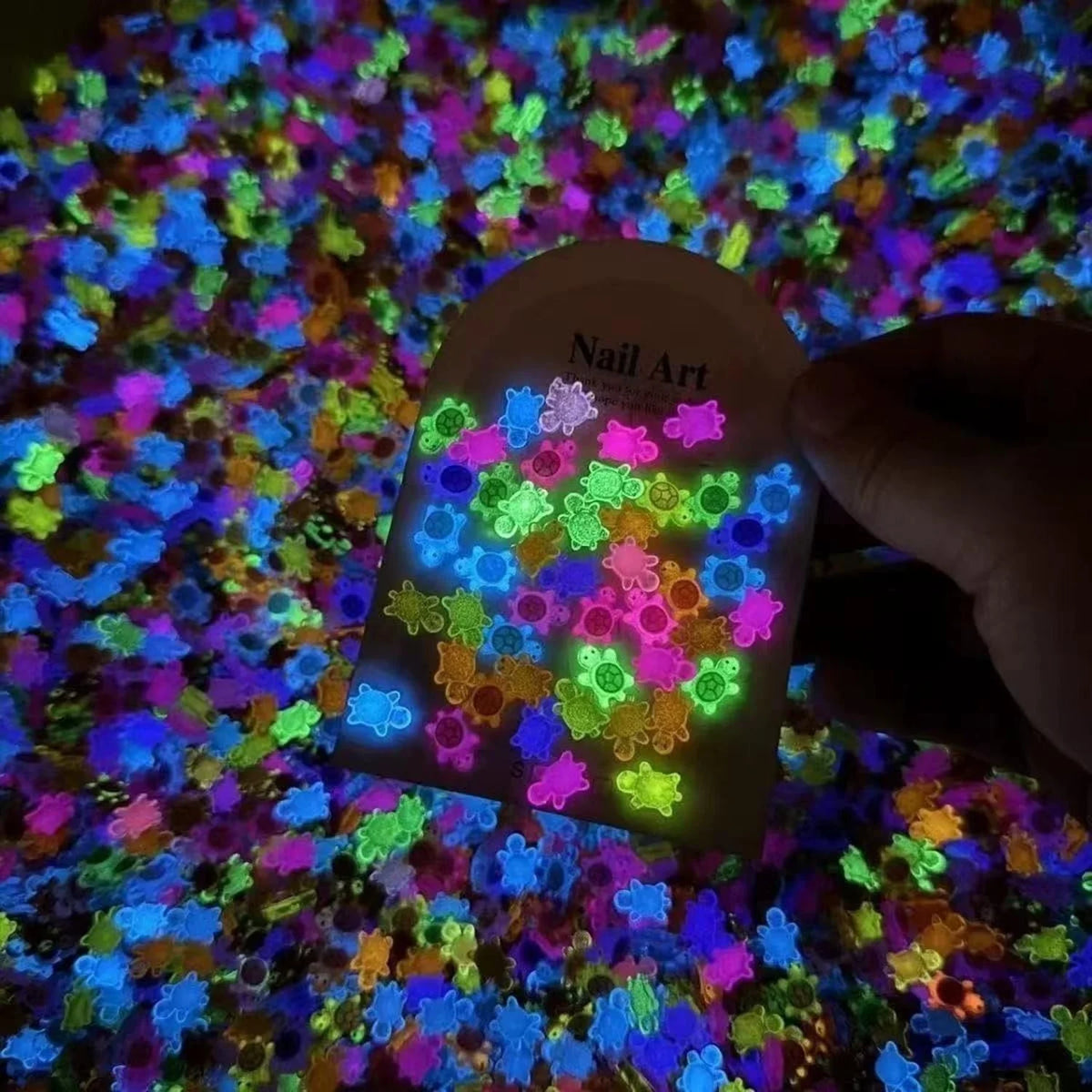 50/100-Pack Mini Glow-in-the-Dark Turtle Ornaments – Luminous Resin Miniatures for Fairy Garden, Terrarium, Home Decor and Crafts