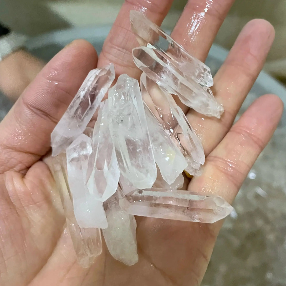 Bulk 1kg (1000g) Natural Clear Quartz Point Raw Crystal - Healing Energy Stone for Home Decor & Feng Shui