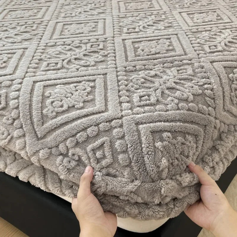 Coral Plush Fitted Mattress Cover – Thick Warm Anti-Slip Elastic Fitted Sheet, Breathable Soft Bed Protector