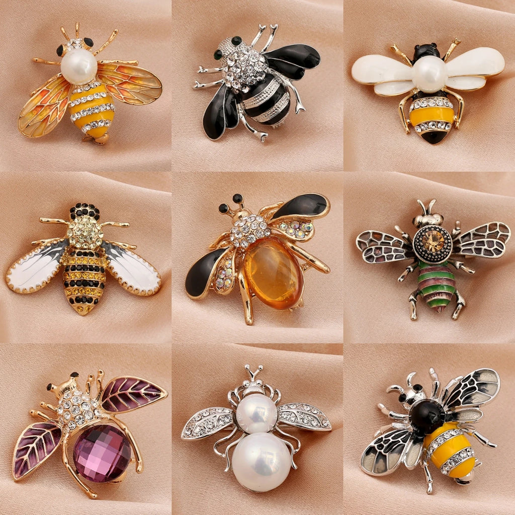 Women’s Bee Brooch Pin with Imitation Pearls & Rhinestones – Fashion Zinc Alloy Brooch for Parties, Weddings & Gifts (1-Pack)