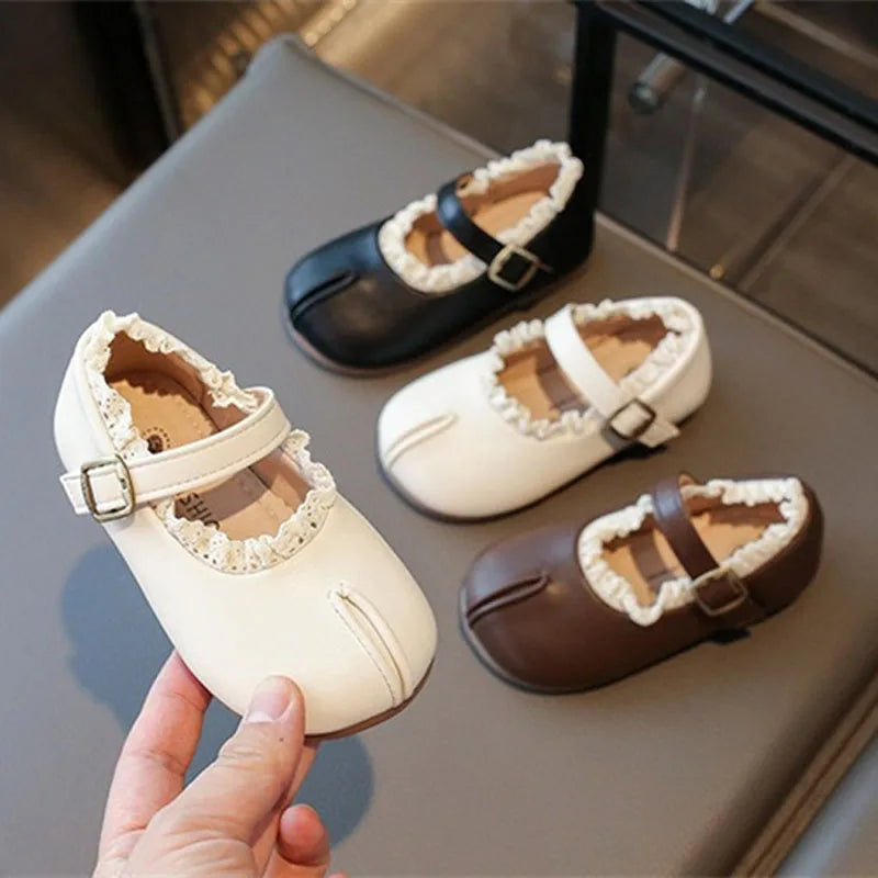 Girls Princess PU Leather Flats - Pleated Non-Slip Kids Shoes, 14–19 cm (5.5–7.5 in)