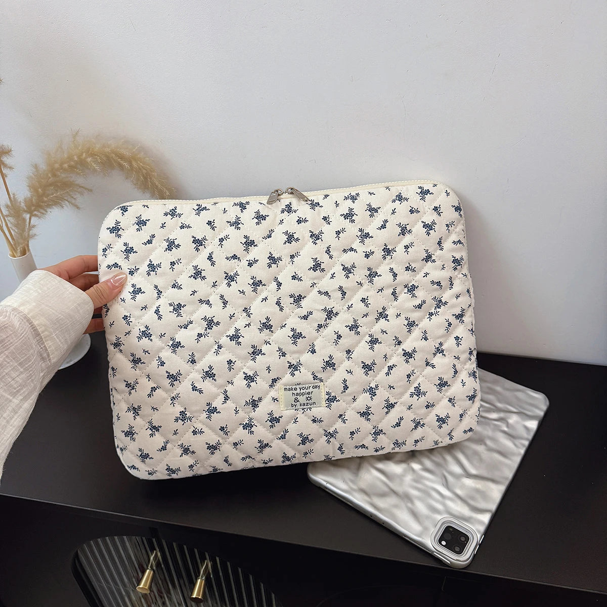 Chic Quilted Floral Laptop Sleeve — Fits 11" / 14" / 15" Laptops (28 / 36 / 38 cm)
