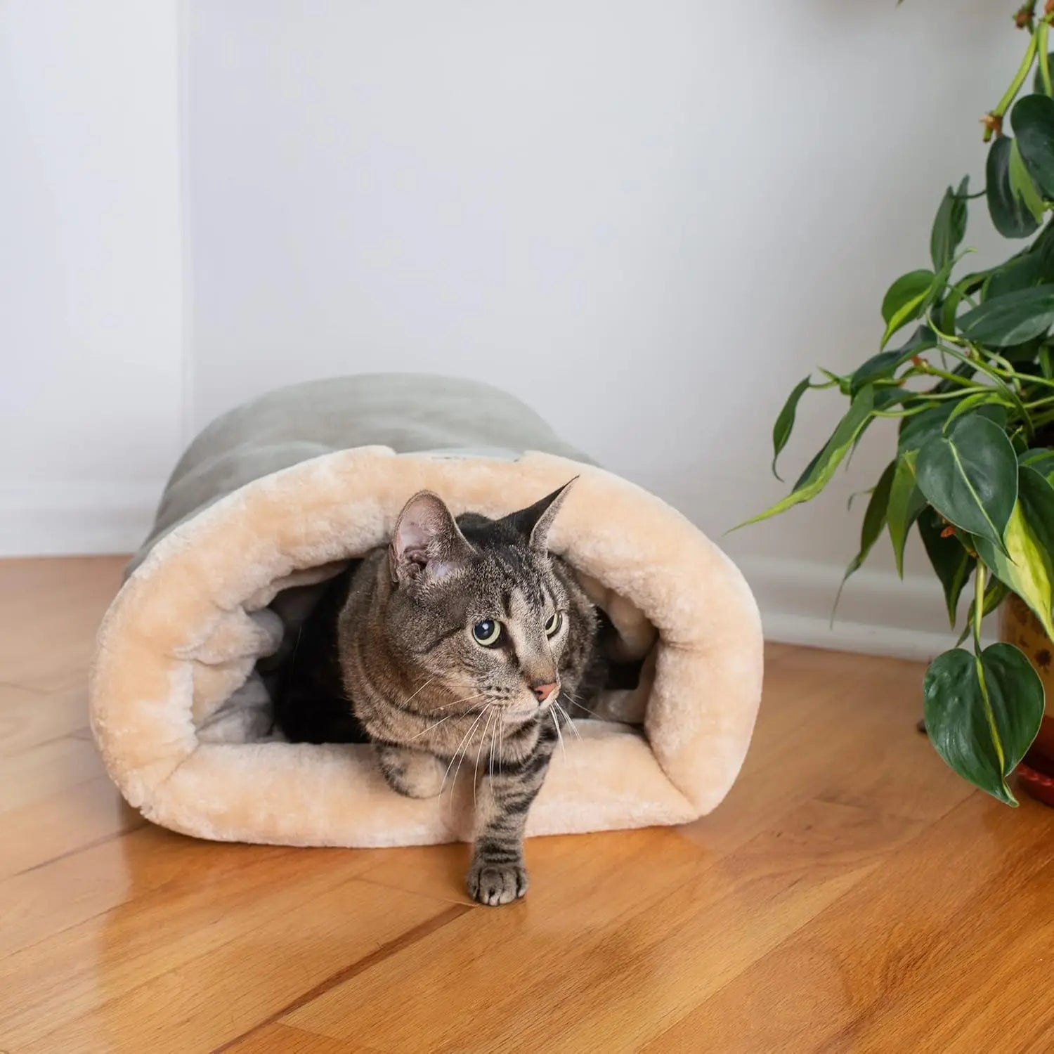 Cozy Semi-Enclosed Cat Sleeping Bag 25.6 x 18.9 in (65 x 48 cm) Washable Pet Nest for Small & Medium Cats