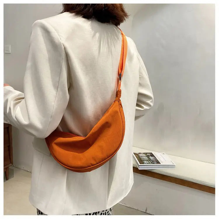 Casual Half Moon Crossbody Shoulder Bag - PU Leather Satchel Messenger, 33 x 17 x 9 cm (13 x 6.7 x 3.5 in) - Unisex Everyday Sling