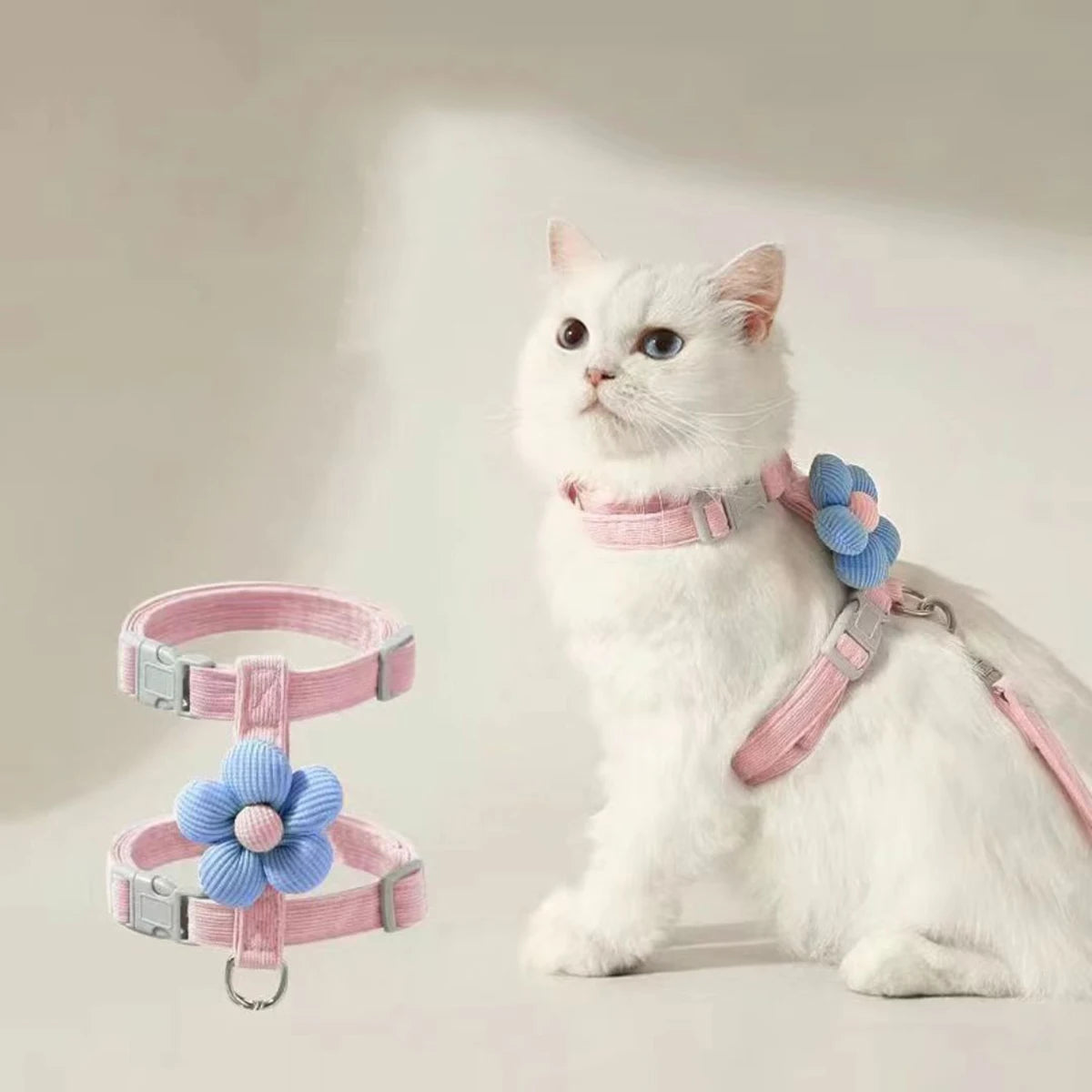 Adjustable Breathable Cat & Small Dog Harness with 120 cm (47 in) Leash, Escape-Proof Chest Strap S/M