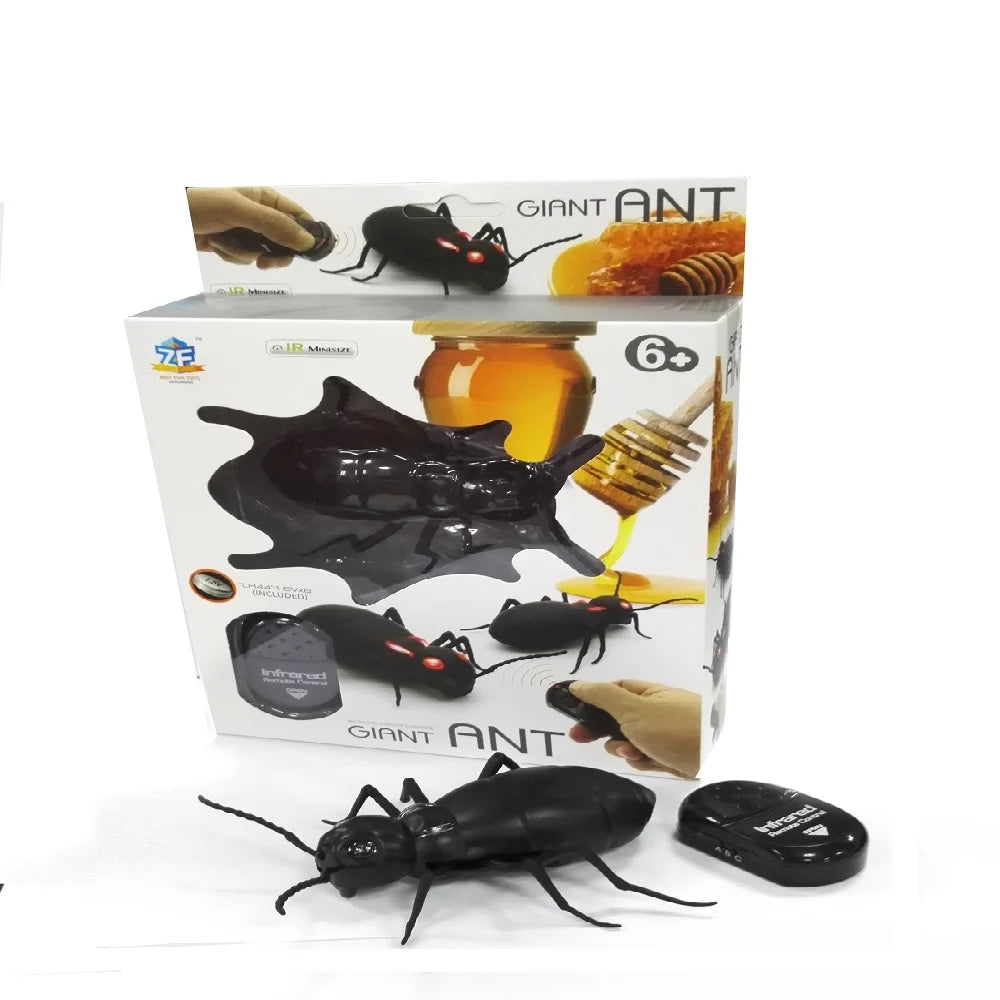 Realistic RC Cockroach Prank Toy — Remote Control Robotic Insect for Halloween & Gag Gifts (11 x 16 x 4 cm)