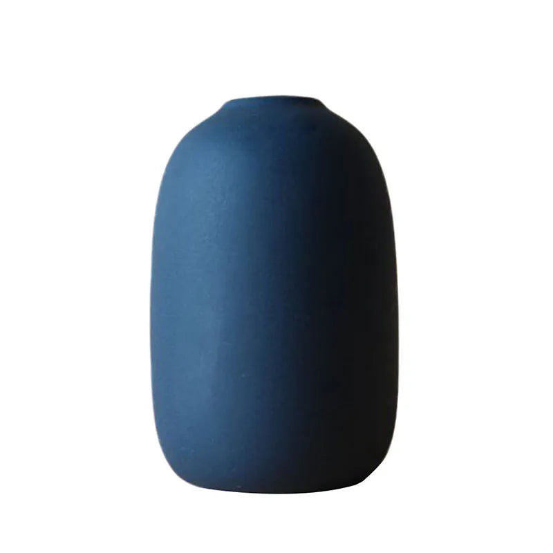 Nordic Ceramic Tabletop Vase — Modern Minimalist Flower Vase for Dried & Fresh Flowers, Shelf & Dining Room Decor