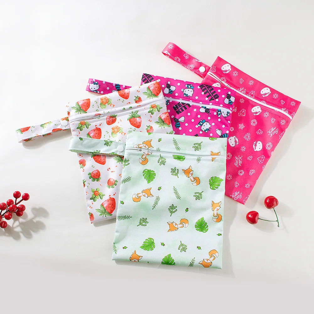 Waterproof PUL Wet/Dry Diaper Bag 20 x 25 cm (7.9 x 9.8 in) Travel Stroller Mini Handbag with Zipper