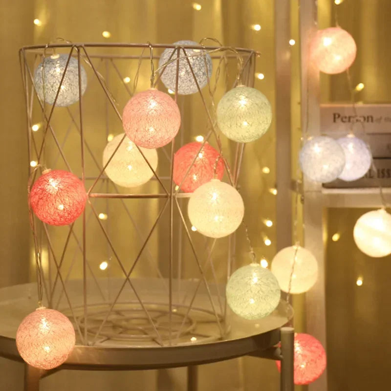 20 LED Cotton Ball String Lights 3.0m (9.8ft) Battery Operated Fairy Lights for Indoor Outdoor Wedding Christmas Patio Garden