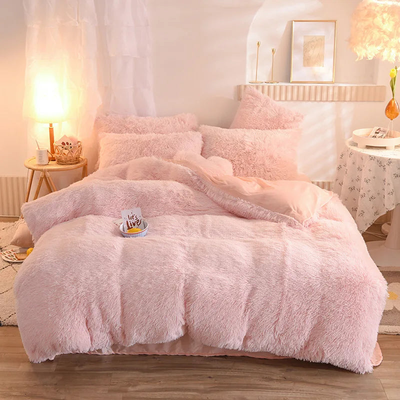 Solid Plush Fleece 5-Piece Winter Bedding Set - Queen (87 x 94 in / 220 x 240 cm) Thick Warm Duvet Cover with Heart Throw Pillow