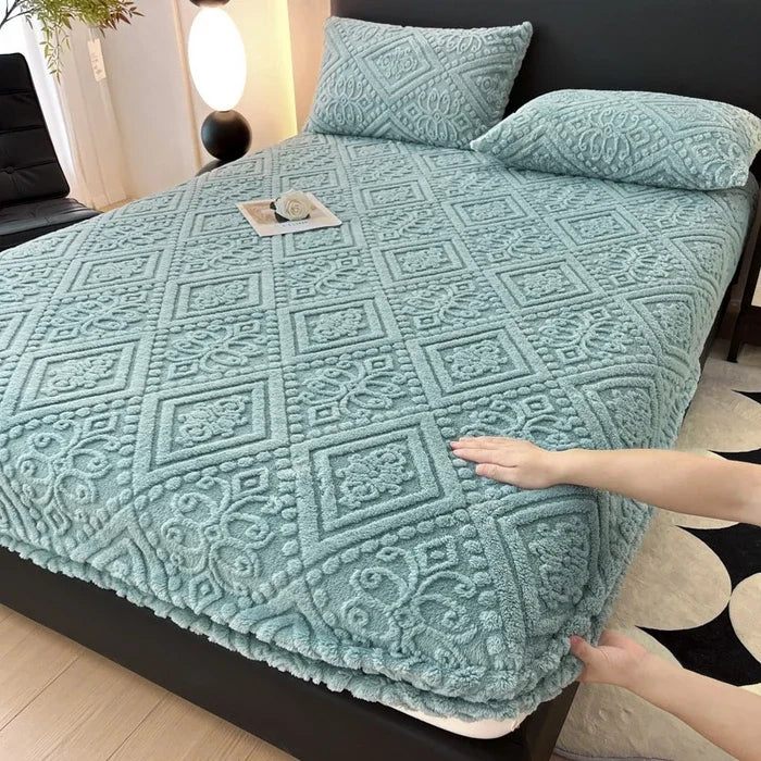 Coral Plush Fitted Mattress Cover – Thick Warm Anti-Slip Elastic Fitted Sheet, Breathable Soft Bed Protector