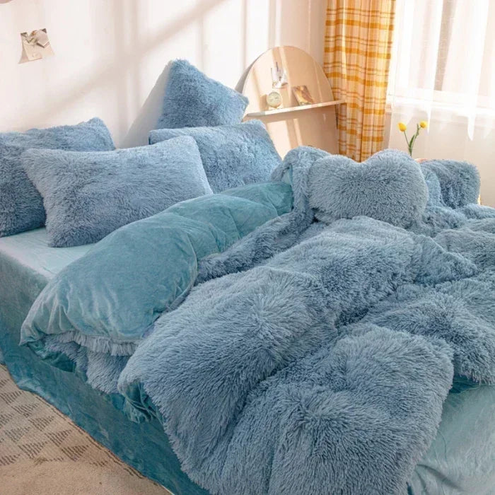 Solid Plush Fleece 5-Piece Winter Bedding Set - Queen (87 x 94 in / 220 x 240 cm) Thick Warm Duvet Cover with Heart Throw Pillow