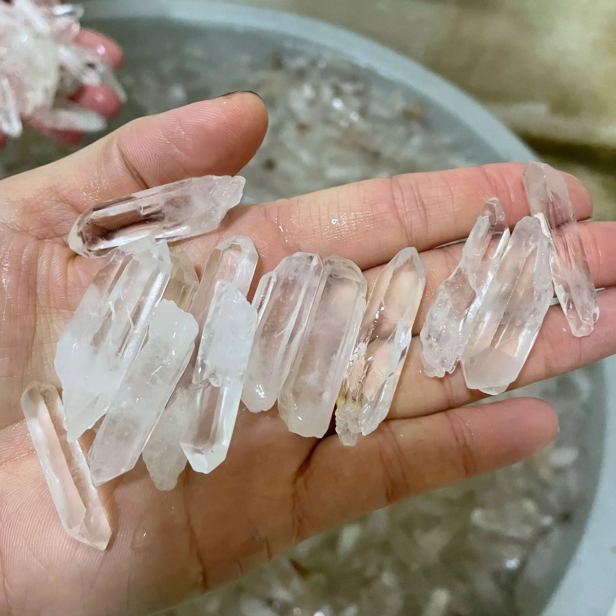 Bulk 1kg (1000g) Natural Clear Quartz Point Raw Crystal - Healing Energy Stone for Home Decor & Feng Shui