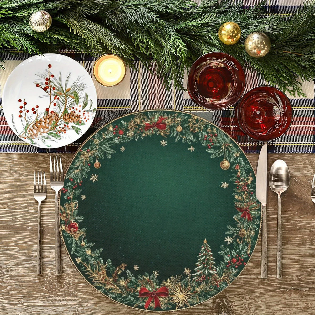 4-Pack Christmas Pinecone Red Berry Placemats 15 x 15 in (38 x 38 cm) Holiday Table Decor