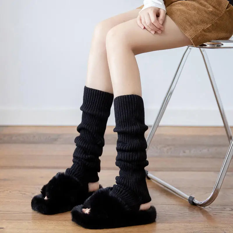 Gray women's knit leg warmers, 15.7 inches long, suitable for ballet, yoga, dance, and gym activities.