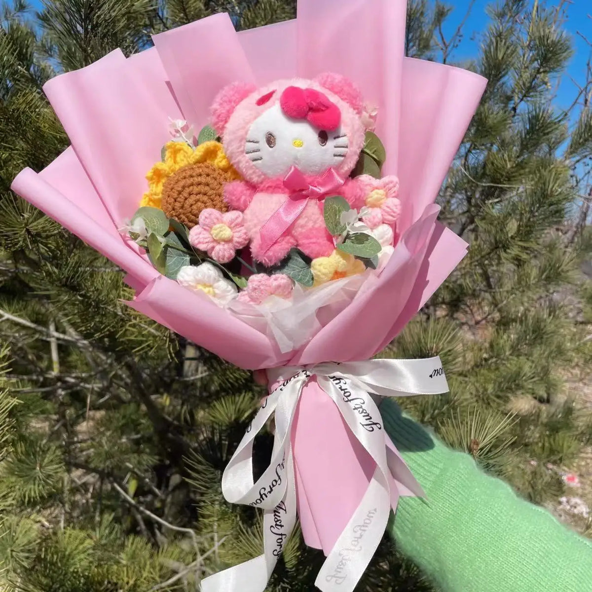 FanzyMarket kawaii cat plush bouquet with artificial flowers, soft plush doll for gift occasions like Valentine and birthday.