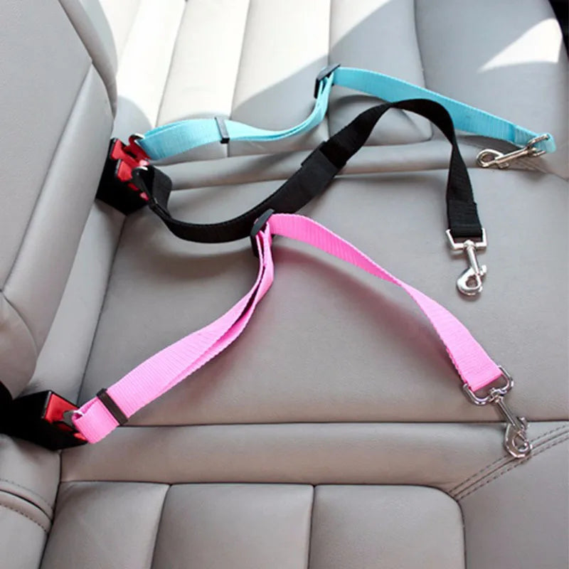 Adjustable nylon pet seat belt for dogs and cats with quick-release clip, fits 17.7 to 28.3 inches for car safety.
