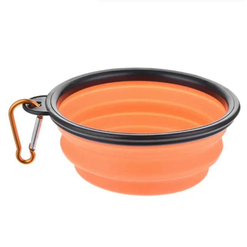 Green collapsible TPR travel pet bowl for dogs and cats, portable food and water dish in 650ml size.