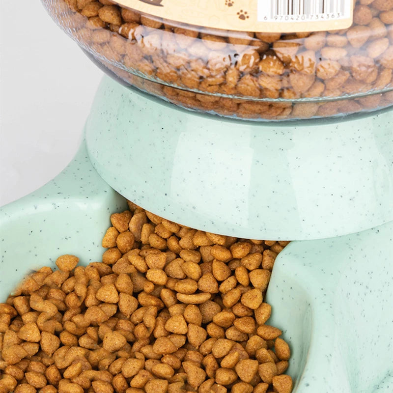Large capacity automatic pet food and water bowl for dogs and cats by FanzyMarket, with a sleek design for easy feeding.